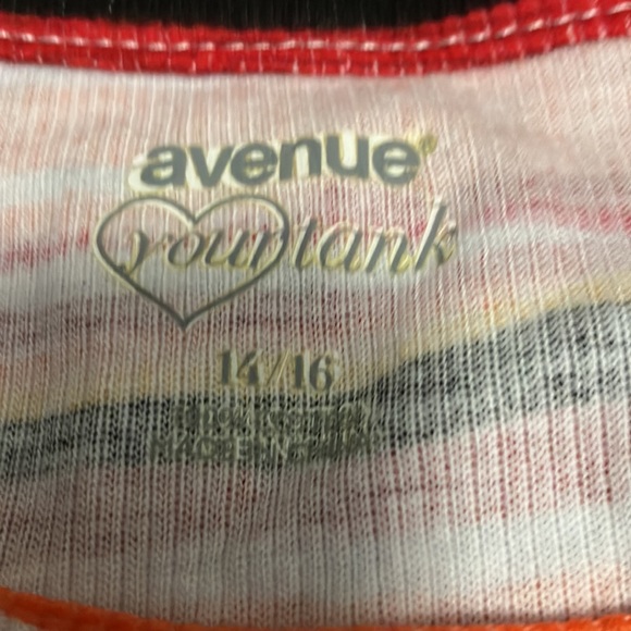 Avenue Tank Top - Picture 4 of 5